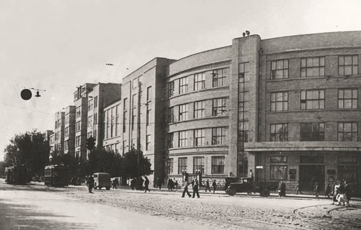 Здание ЮВЖД, возведённое на проспекте Революции в 1929-1930 гг.