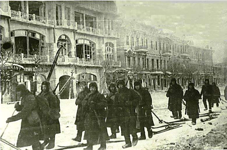 Здание гостиницы "Бристоль" в январе 1943 г. 