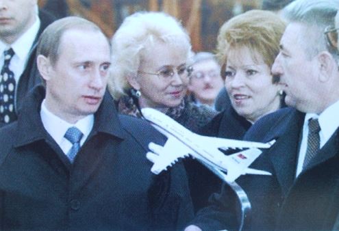 18 марта 2000 г. ВАСО посетил В.В. Путин.