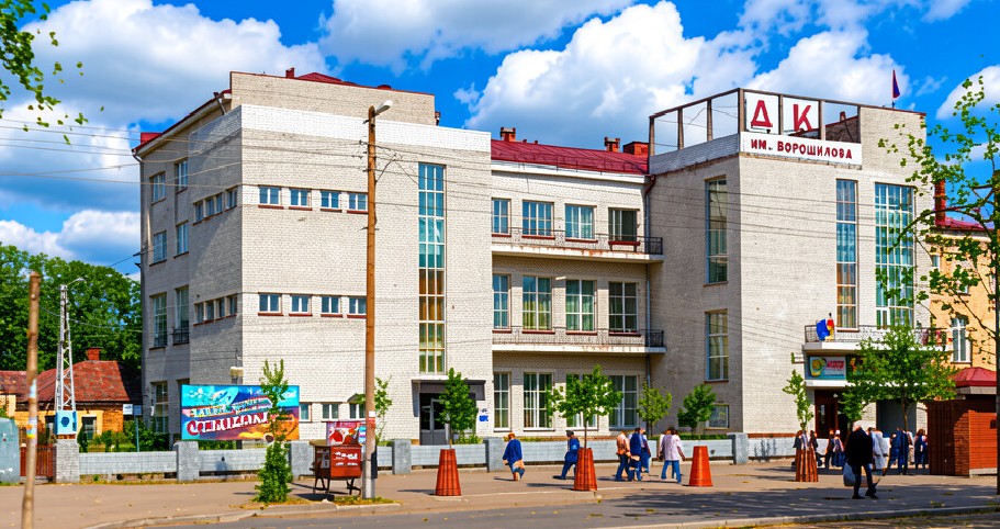 Дом Красной Армии им. К.Е. Ворошилова. 1940-е гг. Фото восстановлено нейросетью.