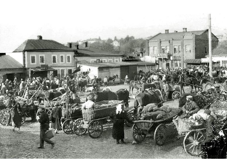 Девицкий рынок (Девичок) в 1920-е годы. Нынешняя улица Сакко и Ванцетти.