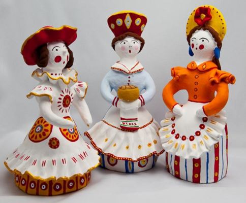 Русские игрушки в национальной одежде